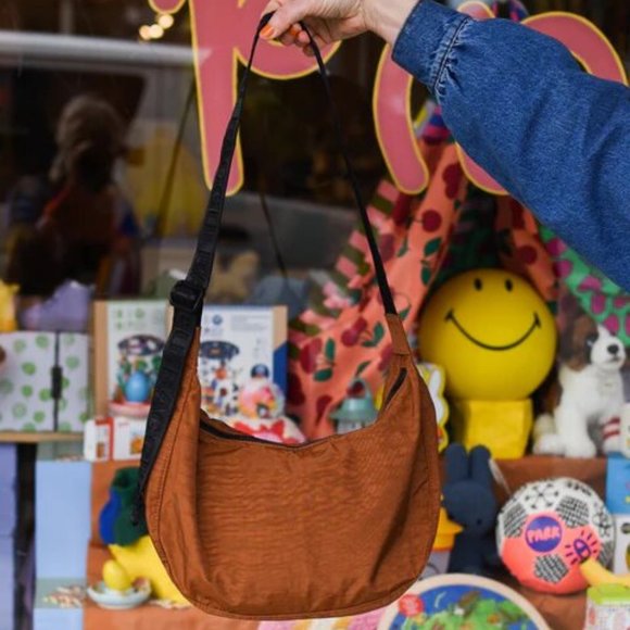 NWT Baggu Crescent Bag Medium - Brown - Picture 7 of 10